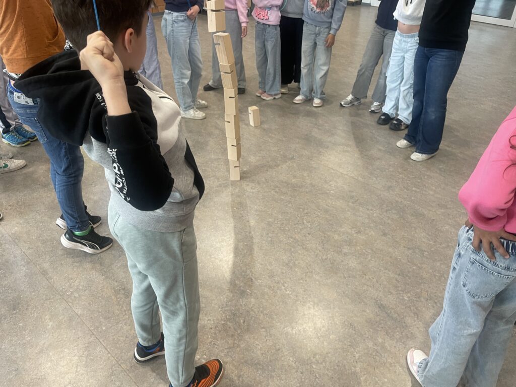 Teamarbeit beim „Tower of Power“